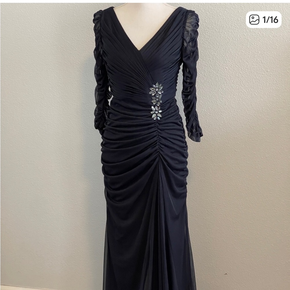 Adrianna Papell Navy Blue Ruched V‑Neck Evening Gown with Crystal Accent
